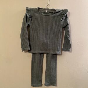 Girls Ribbed Co Ord Sage Green Ribbed Set: Sz 130 or 5/6